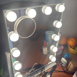 Vanity Mirror with lights! 