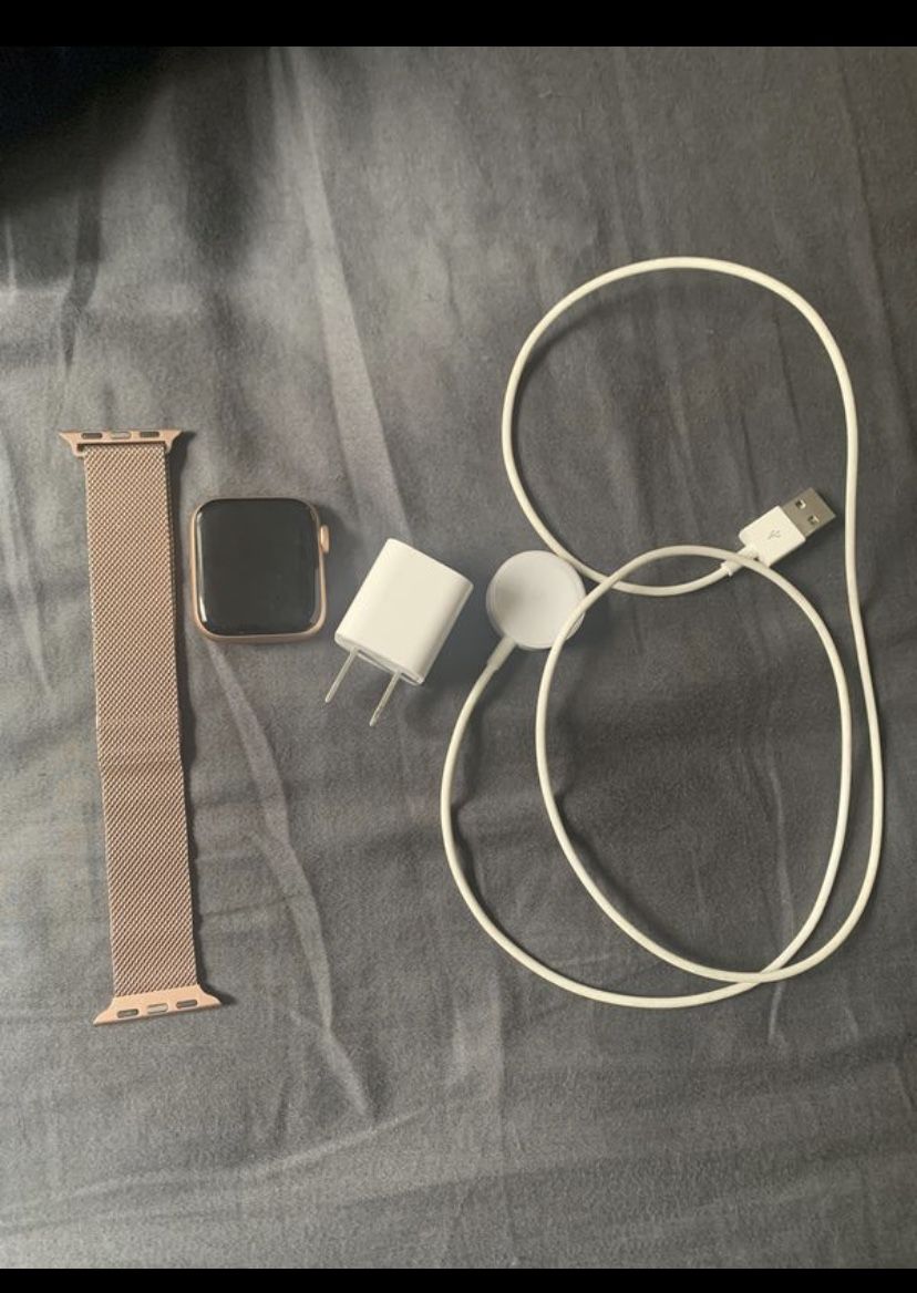 Rose Gold Apple watch