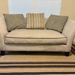 Beautiful Loveseat With Pillows 