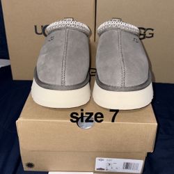 UGG size 7