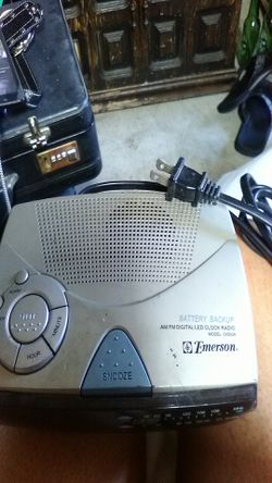 Emerson AM/FM Clock Radio
