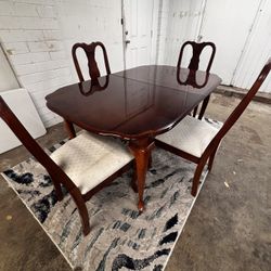 Dining Collection w/ 4 chairs and optional side table 