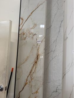 Prefabricated quartz & granite Countertops with a free backsplash