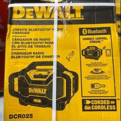 Dewalt New Radio Bluetooth And Charger 