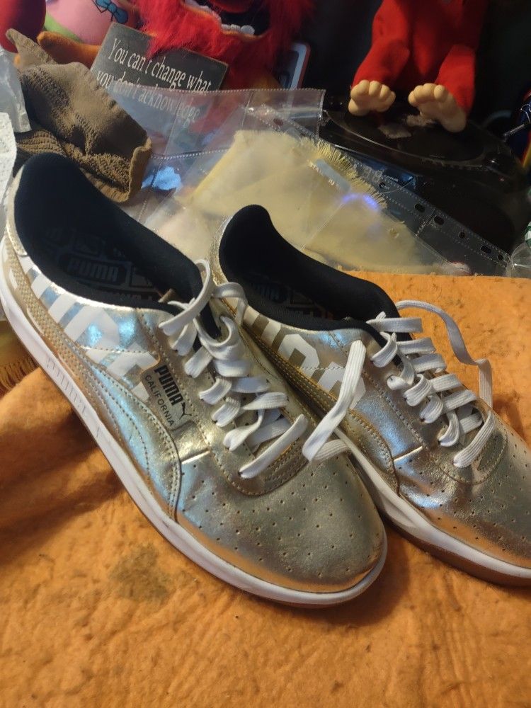 Gold Pumas Size 9 And 1/2