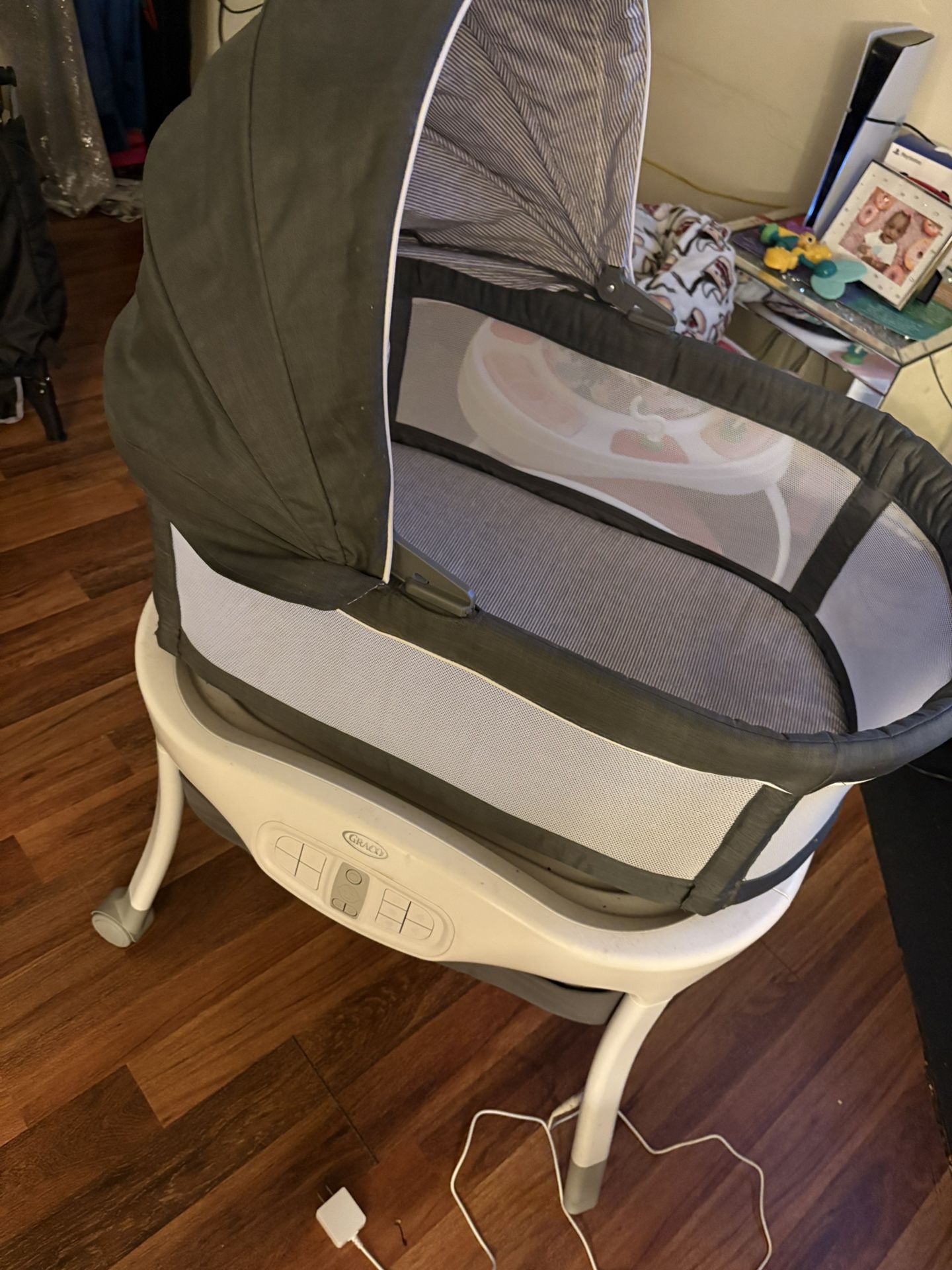 Graco Sense2Snooze Bassinet with Cry Detection Technology - Ellison