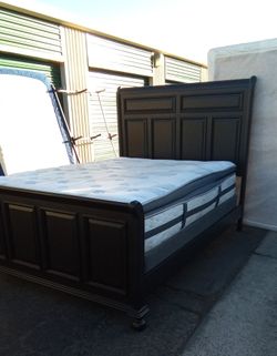 QUEEN BED FRAME WITH BOX AND MATTRESS