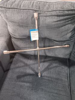 Harbor Freight Pittsburgh 20" Four-Way Lug Wrench - NEW