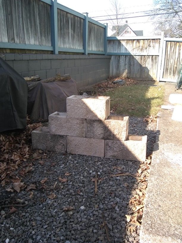 35-Unused decorative block 16x8