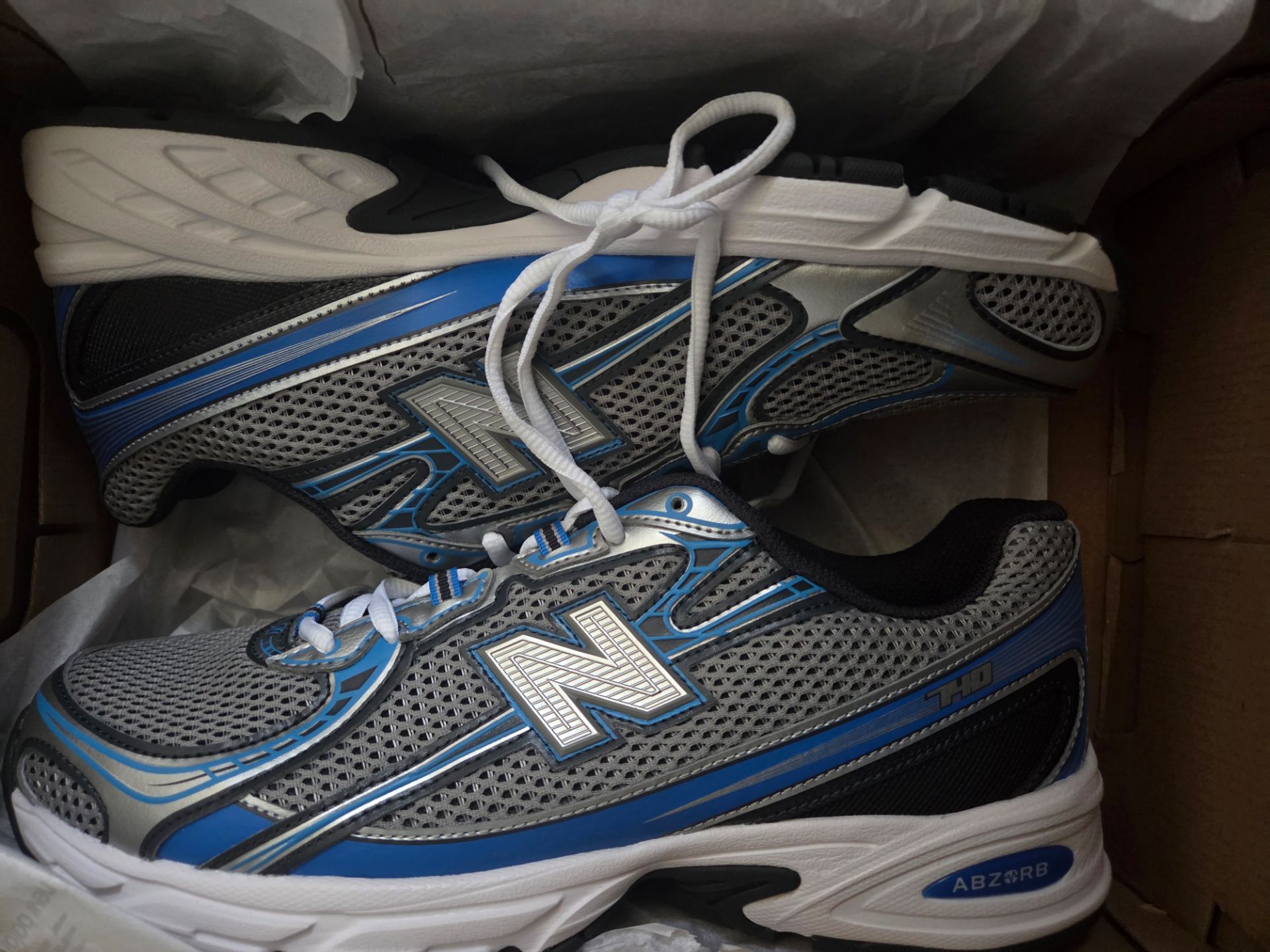 PICK UP TODAY $$$50 New Balance size 10 men