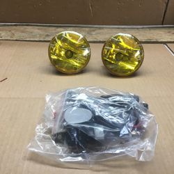 #B78 Fit 07-13 Avalanche/15-19 Silverado/07-12 Acadia Amber Fog Light With Switch 