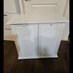 White Wood Laundry Hamper
