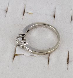 14k White Gold 1/2 ctw Diamond Ring