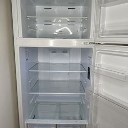 Mora Refrigerator