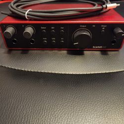 Focusrite 2i2 4th GENERATION 