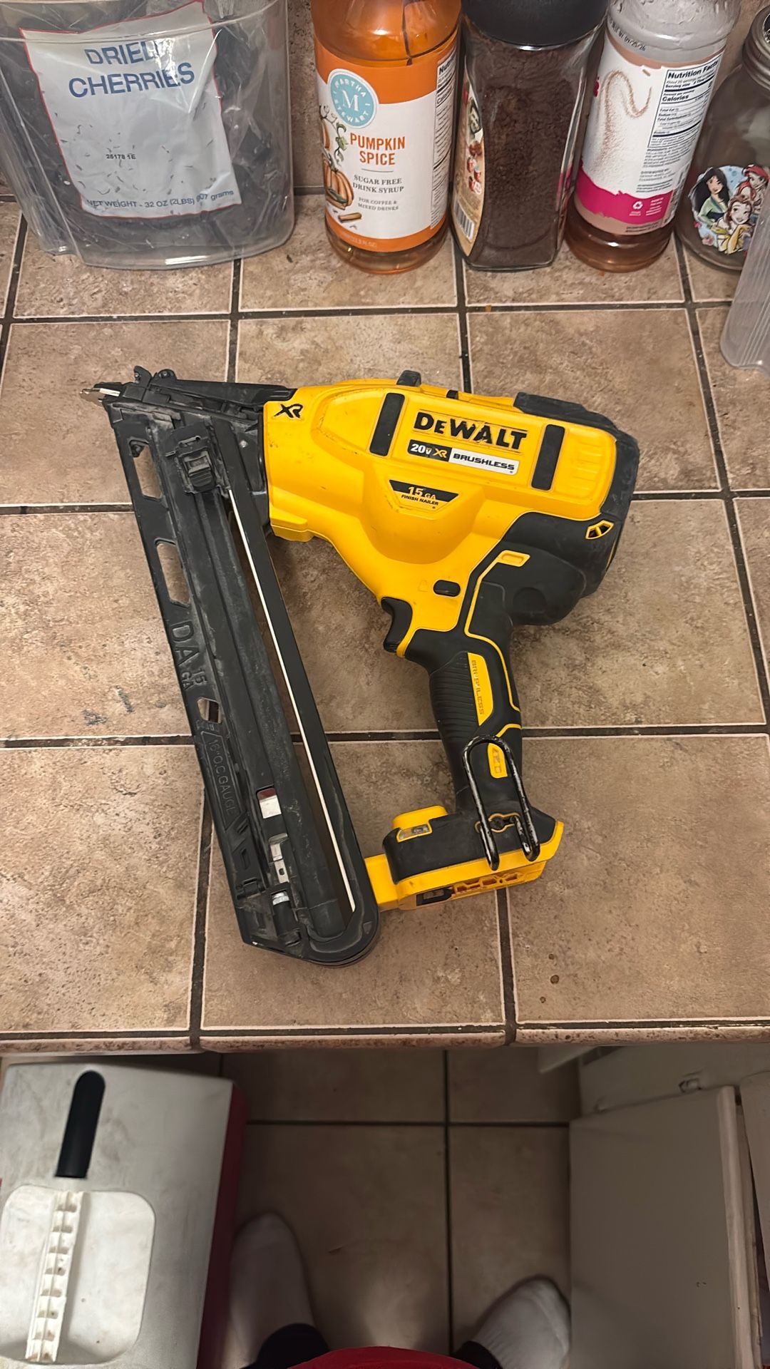 15 Gauge Dewalt 20 V