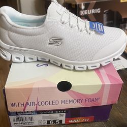 Skechers On-The-Go Women's Shoes Slip-On Rhinestones Comfort Sneaker Size 6.5 new 