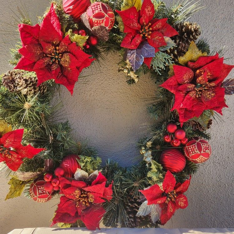 Gorgeous 28-in Diameter Christmas Wreath
