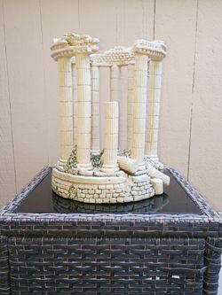 Ancient Roman Ruins Column Sculpture Decor
