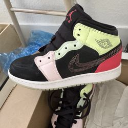 Air Jordan Mid 