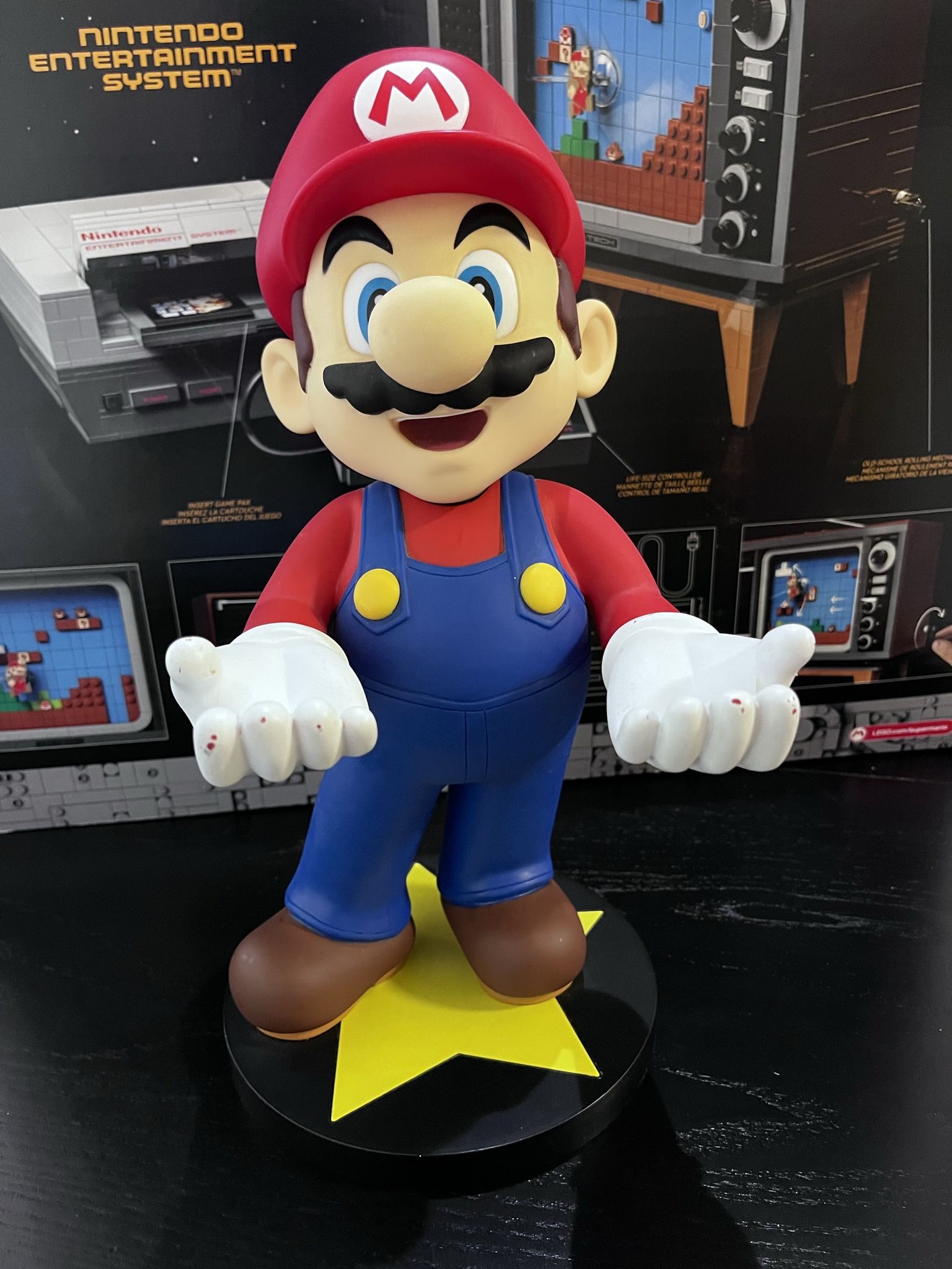 OFFICIAL NINTENDO 2008 SUPER MARIO HOLDER
