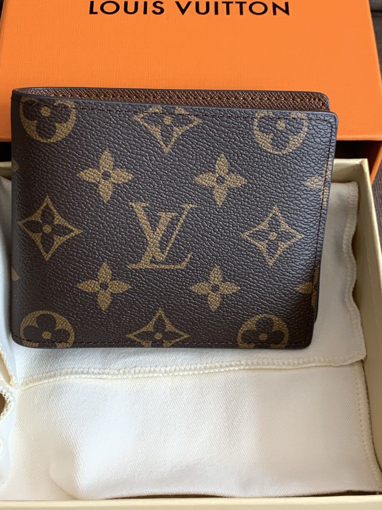 Louis Vuitton Wallet Mens Designer for Sale in Brooklyn, NY - OfferUp
