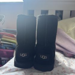 Black Uggs 
