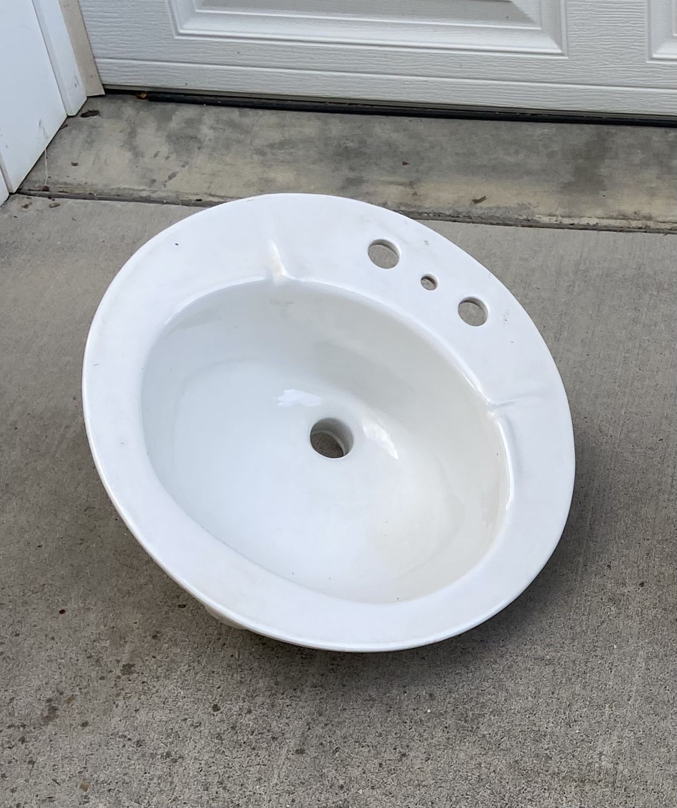 Vintage Farmhouse Sink - Excellent Conditon 