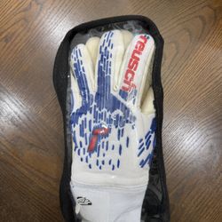 Reusch Atrakt Goalie Gloves