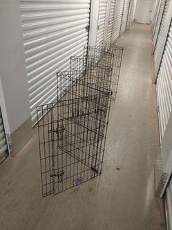 Folding Dog gate. (16 feet long 3 feet tall)