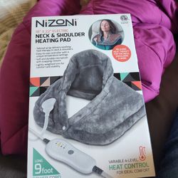 NIZONI and shoulder heating pad