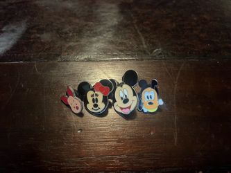 Mickey Minnie Pluto and piglet pins not for in park trading