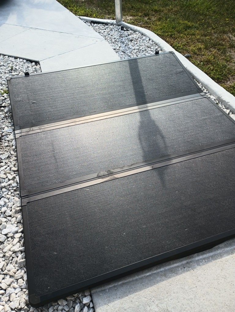 Trifold Hard Taunno Bed Cover 6.5ft