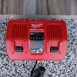 Rapid Charger Milwaukee 