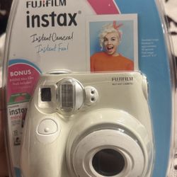 FUJIFILM INSTAX 