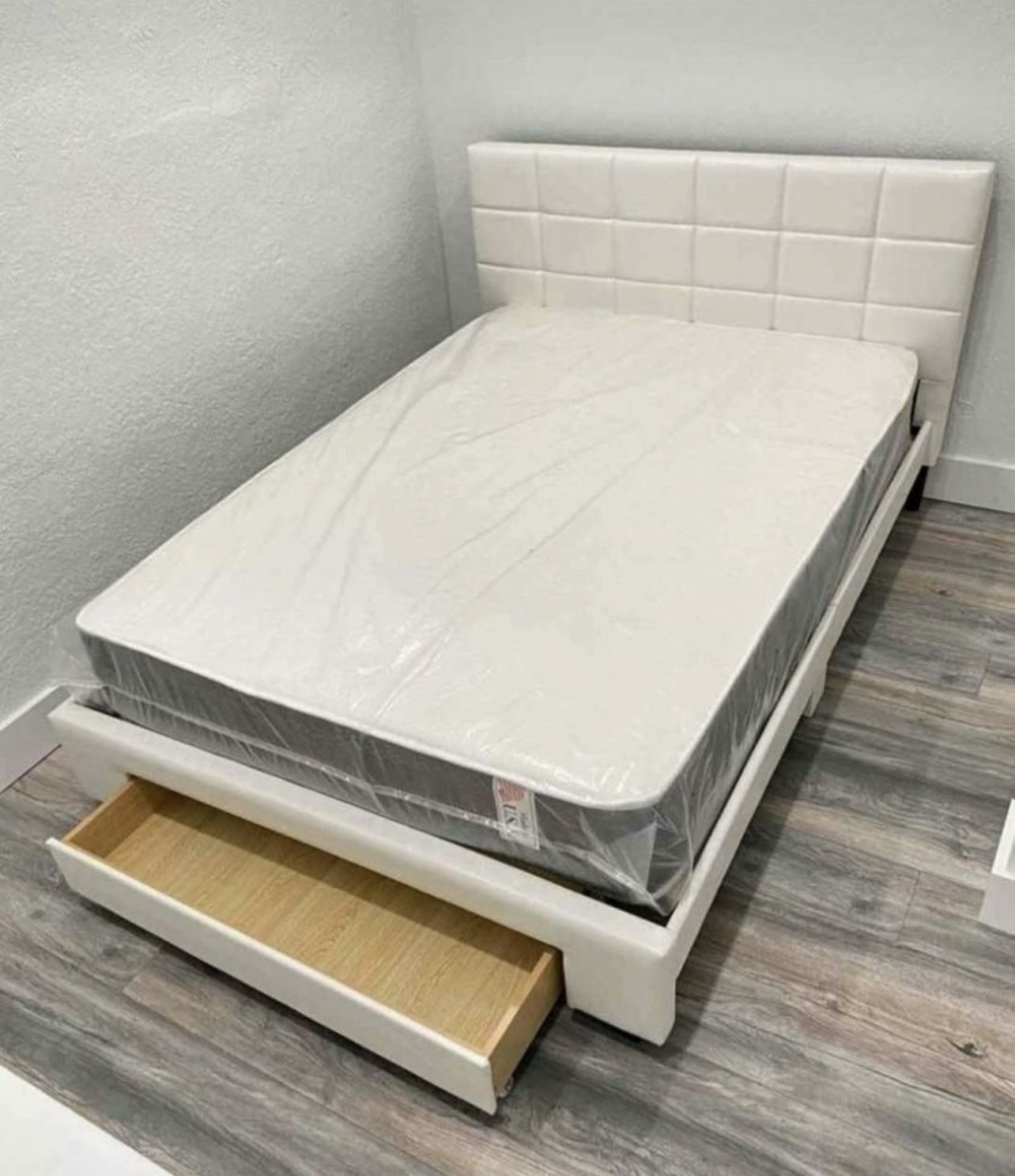 Queen Size Bed - Cama Tamaño Queen