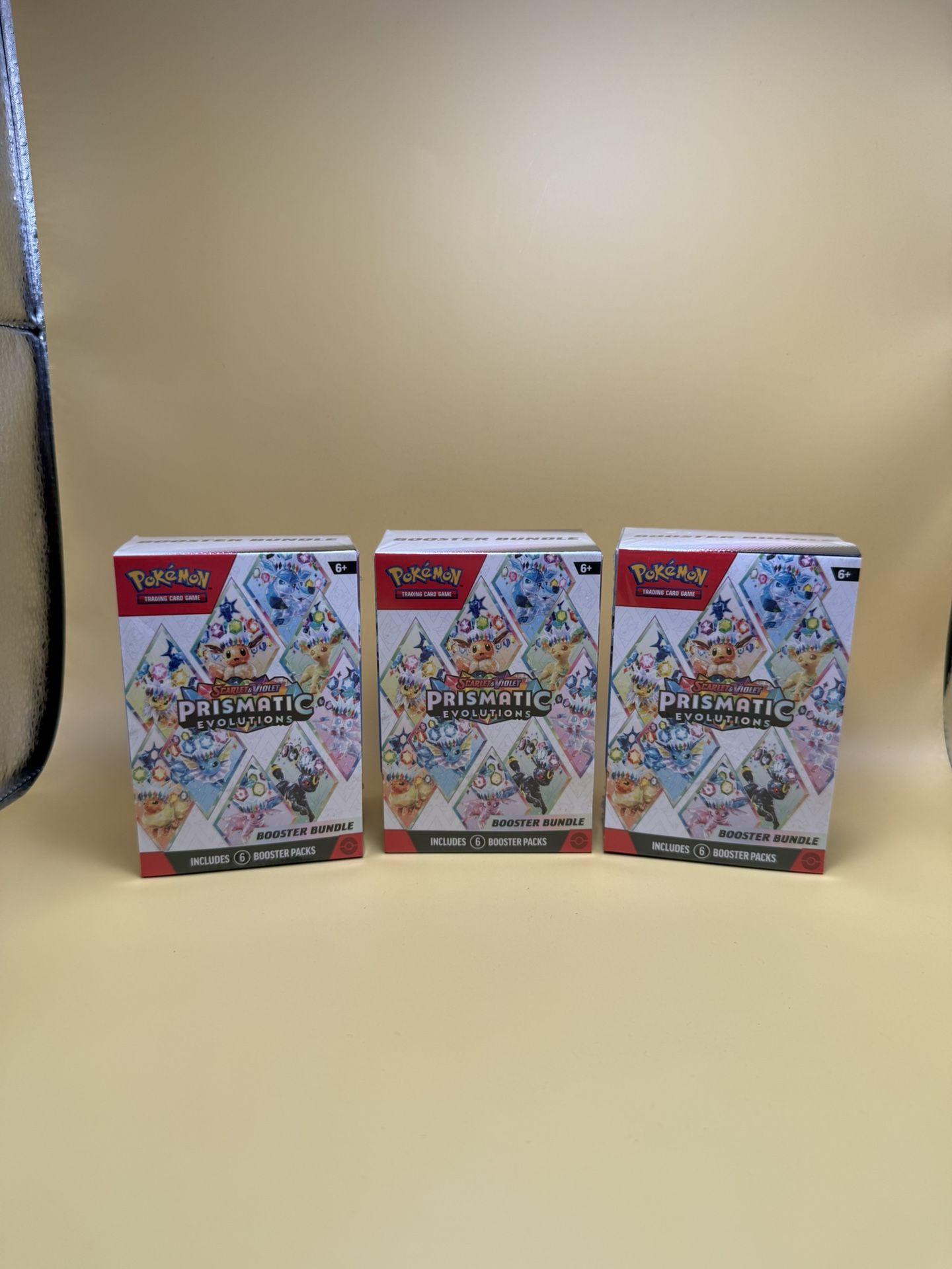 Pokémon - Prismatic Evolutions Booster Bundle