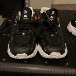 Kids Hello Kitty Adidas 