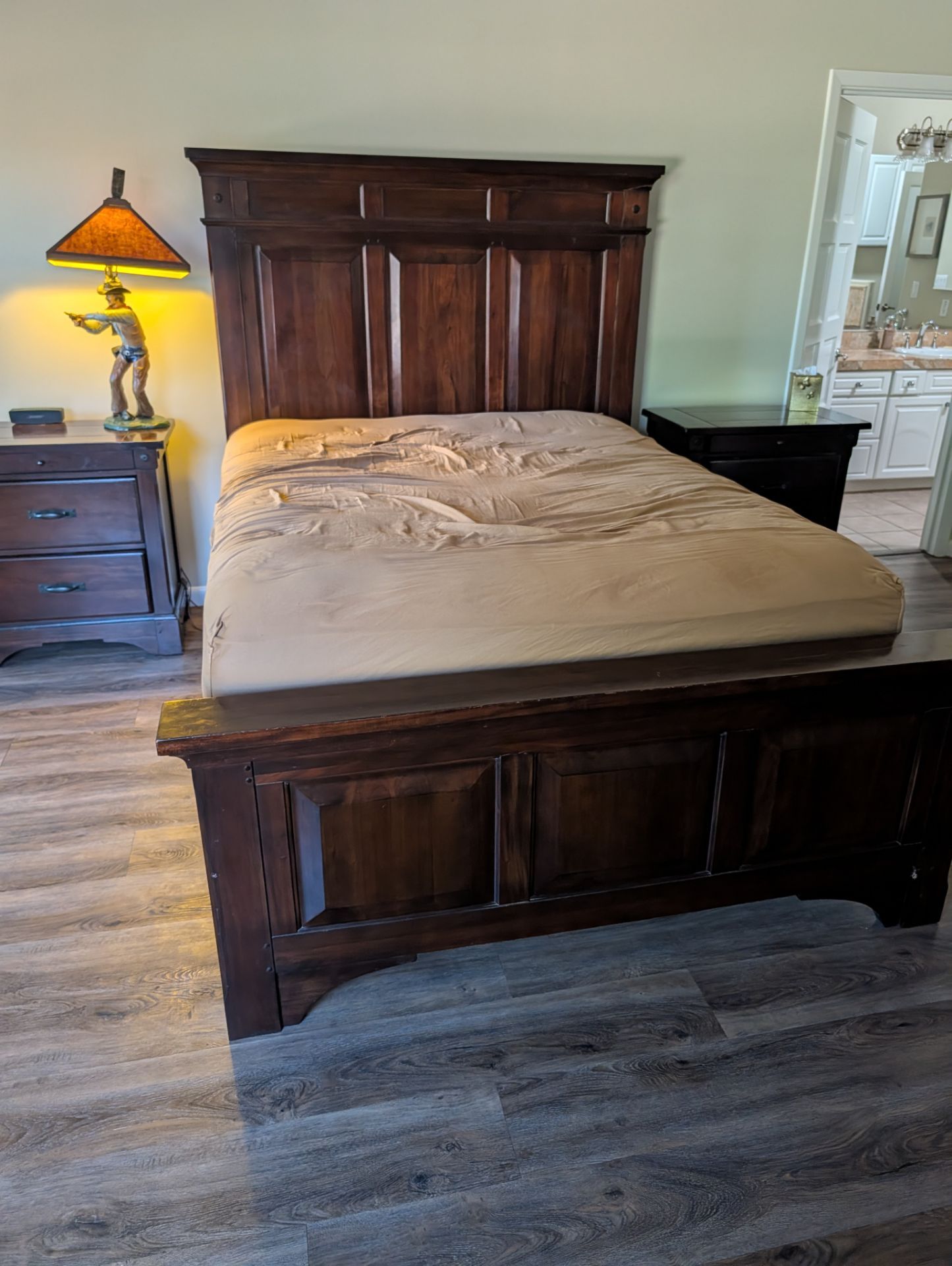 Traditional Dark Wood Queen Bed Frame Headboard Footboard Recessed Panel Classic