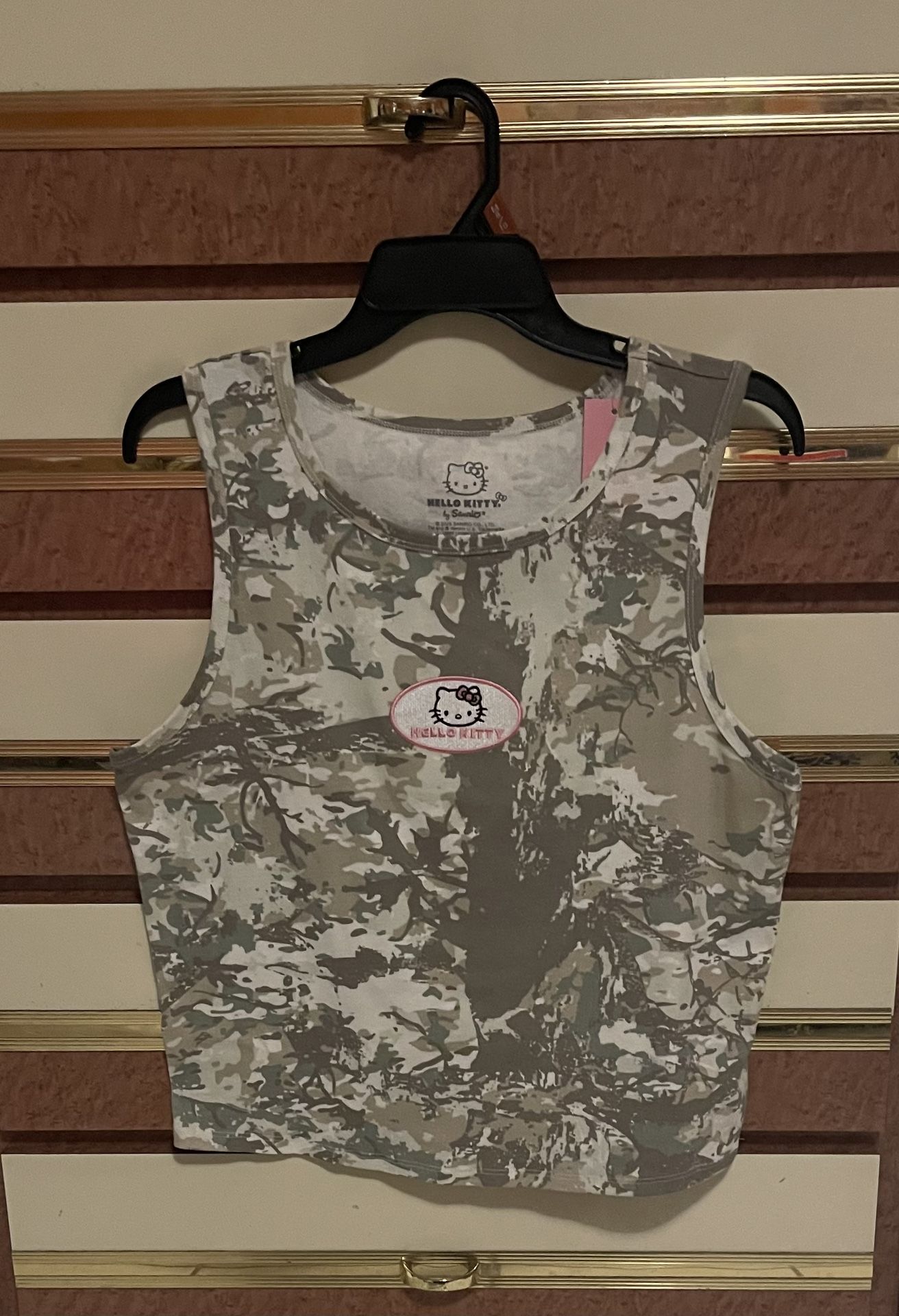 Brand New Hello Kitty Camo Print Top Size XXL Juniors