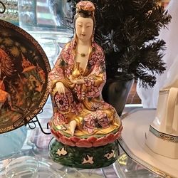 Antique Chinese Kwan-Yin Guanyin Porcelain Statue Lotus Gold