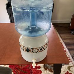 Filtered water dispenser 