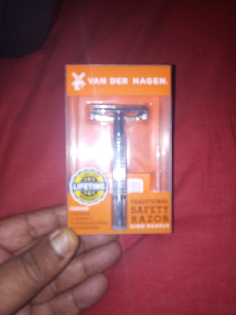 Van Der Hagen Traditional Razor With Additional Five Blades Brand New