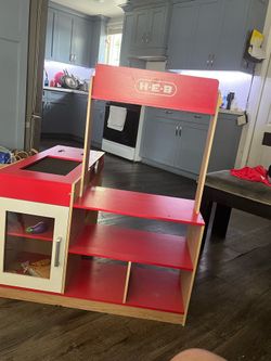 Heb wooden play market