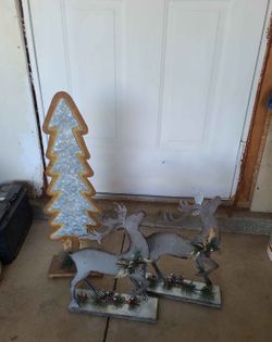 Christmas Tree & Reindeer Decor Set
