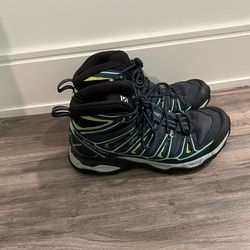 Salomon GOR-TEX Women’s Hiking Boots - Size 8