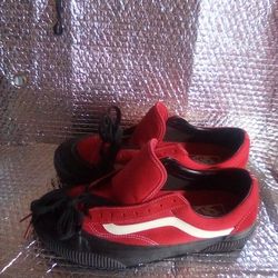 Size 9.5 Brand New Vans Low Top