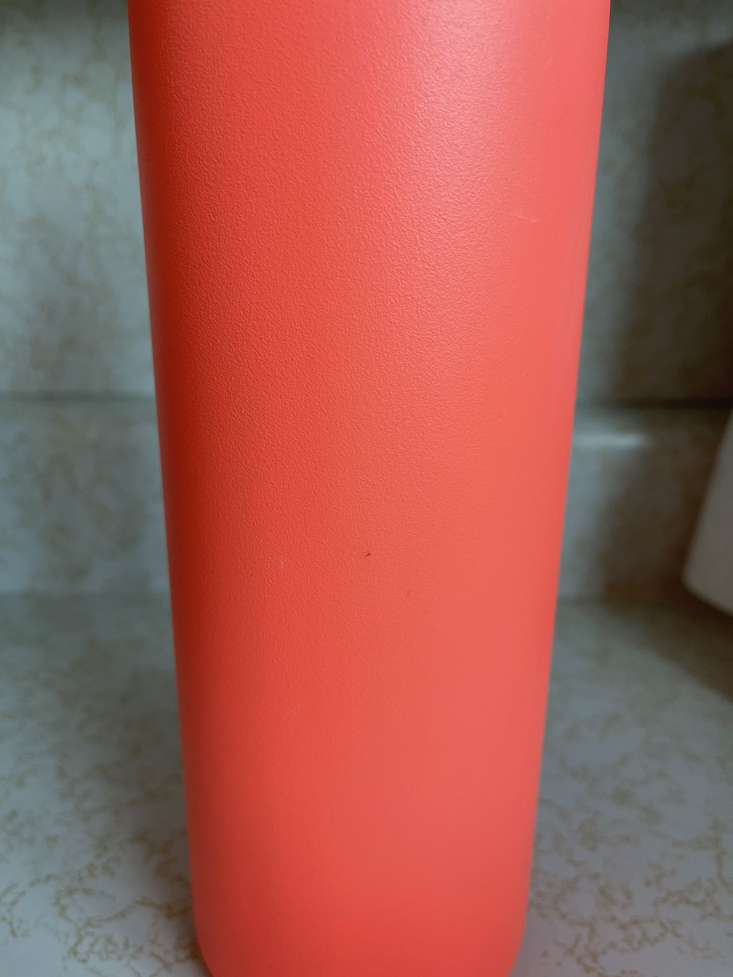 Hydraflow 40oz Stainless Steel Tumbler With Handle for Sale in North  Bergen, NJ - OfferUp