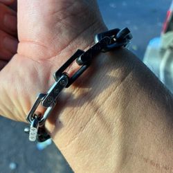 Loui Vuitton Bracelet 