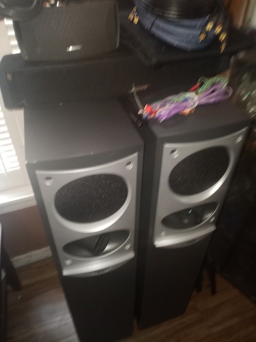 Dele operatør Derive BOSE 701 SERIES 2 FLOOR STANDING SPEAKERS, Bose Subwoofer And Bose Center  Speaker W/ All Wires And Plugs for Sale in Dayton, OH - OfferUp
